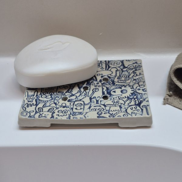 Porte-savon en grès décoré à la main par Atelier Kaolin