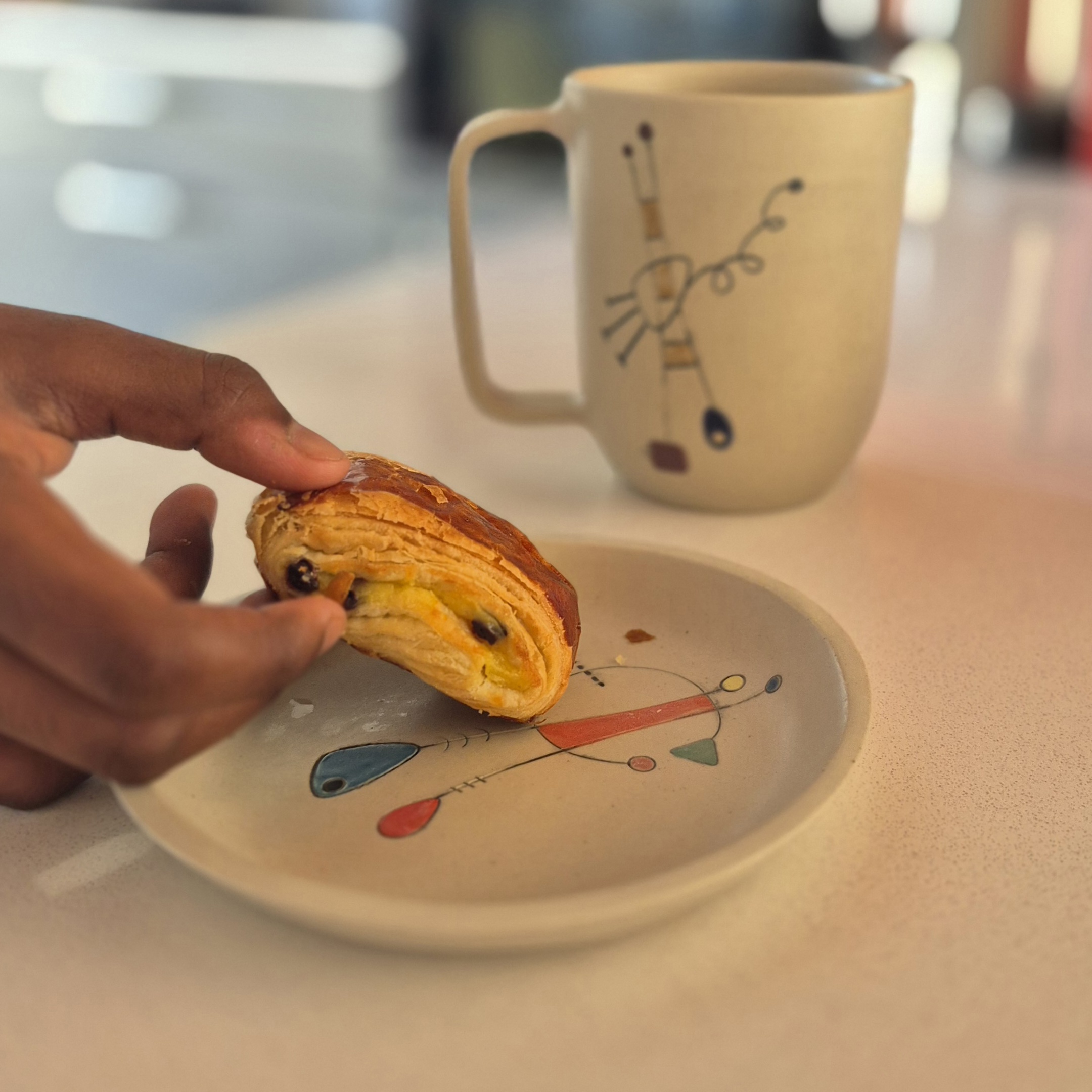 Boutique de céramique artisanale à Grenoble – mug et assiette faits main