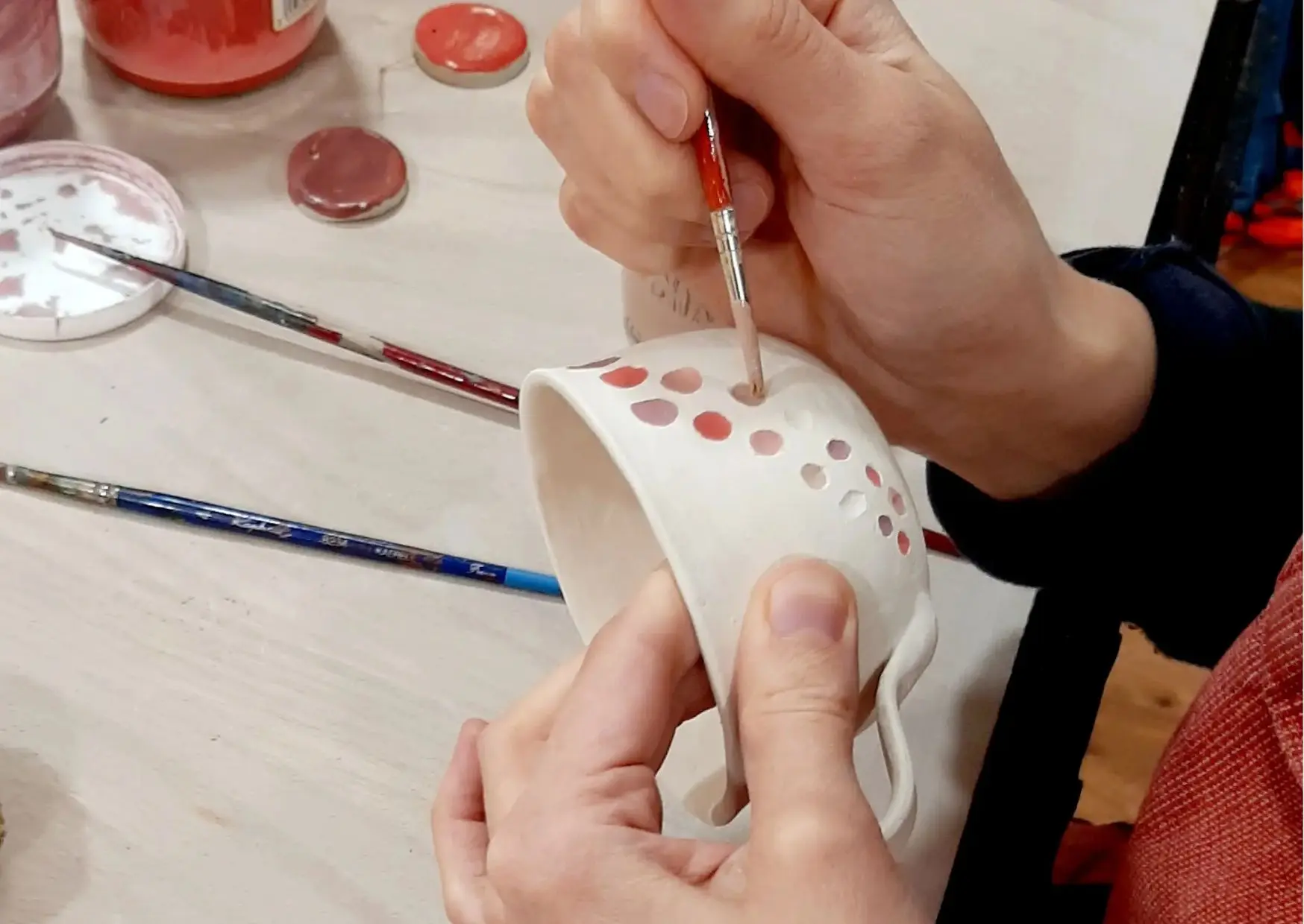 Tasse en cours d'émail
