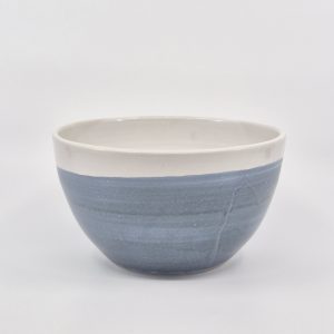 Bol moyen Brume de la collection Les Bicolores, vue de face sur fond blanc, grès tourné artisanal Atelier Kaolin