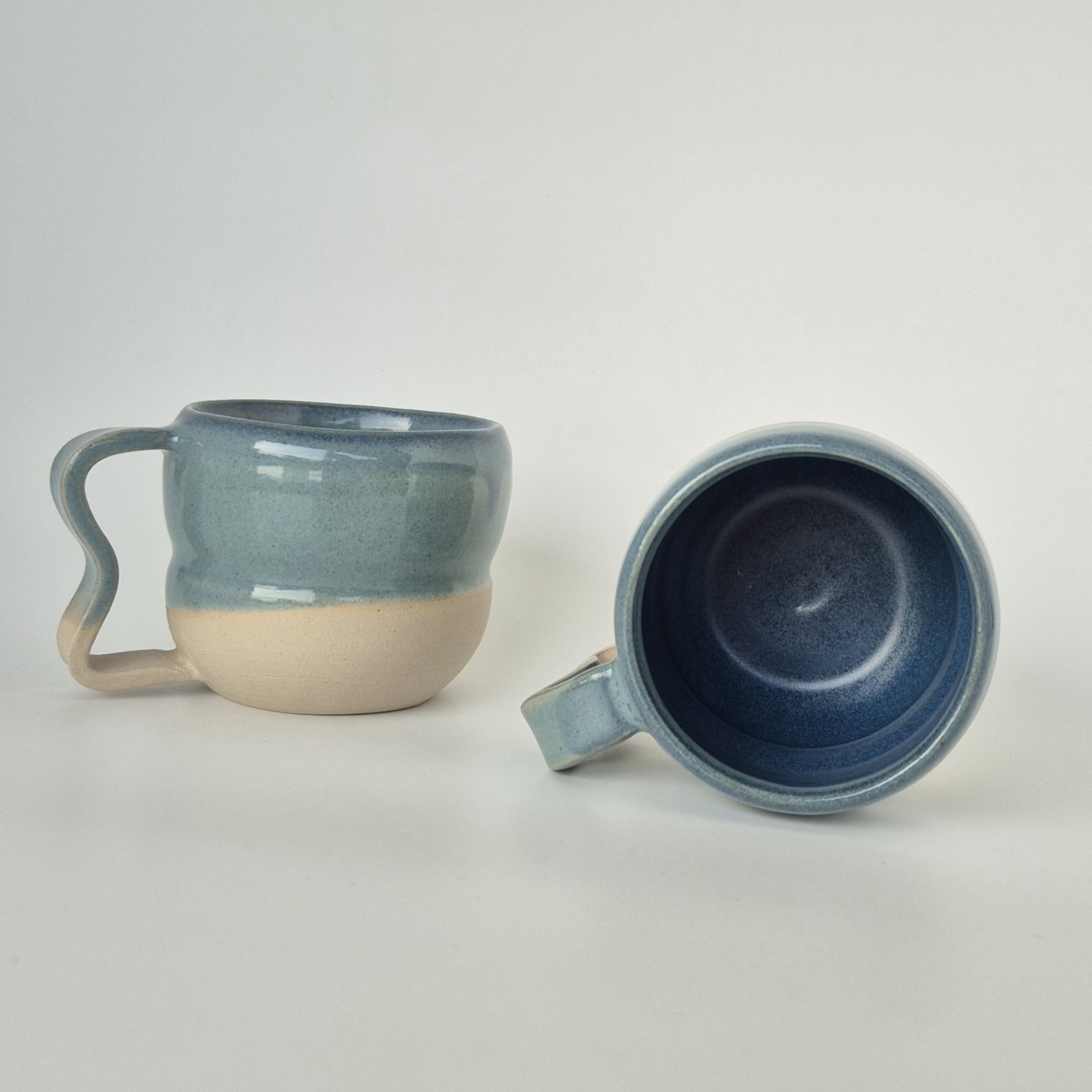 tasses en céramique collection Bord de mer avec vue de l’intérieur émaillé bleu
