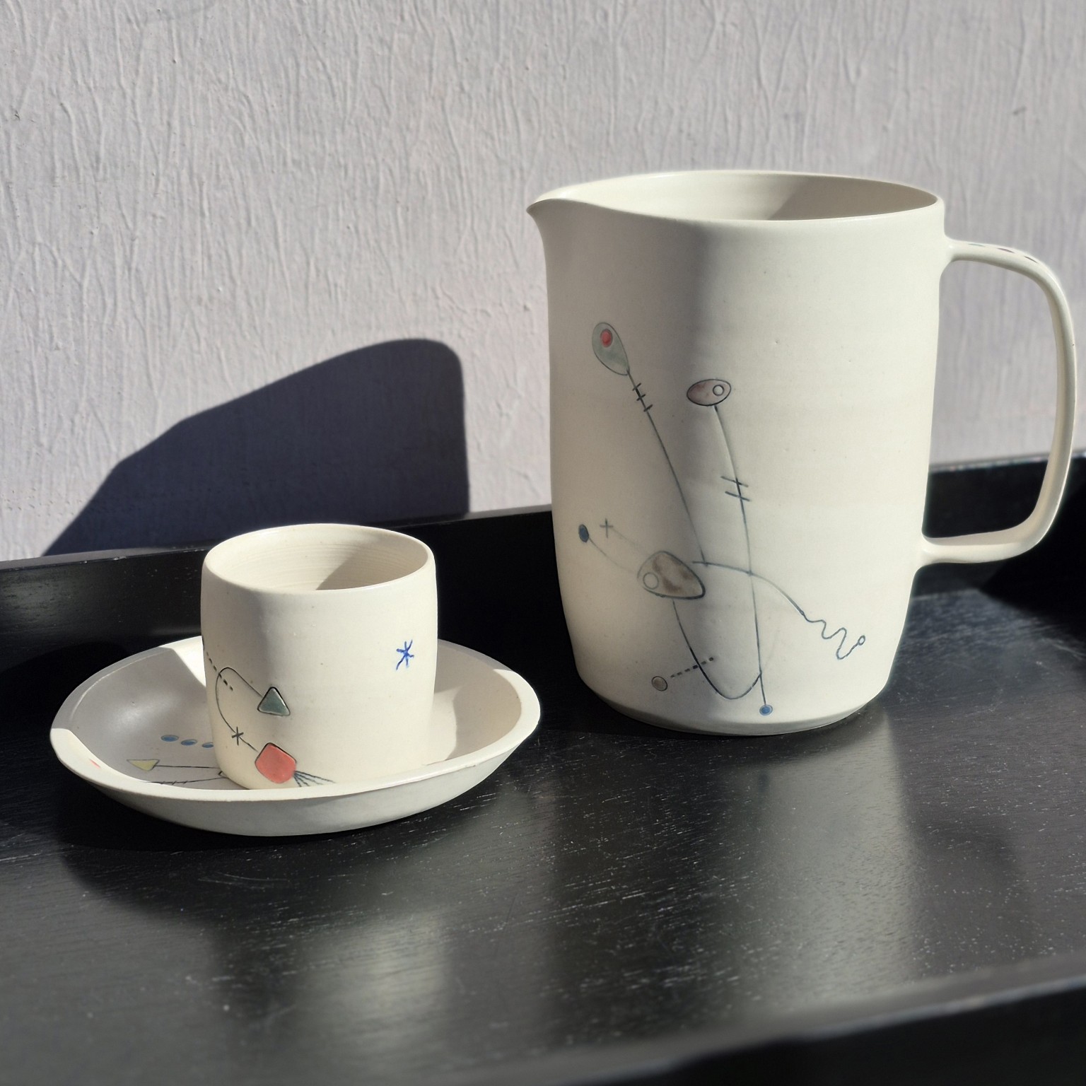 Tasse à café en céramique avec pichet assorti, collection Géometrik Atelier Kaolin