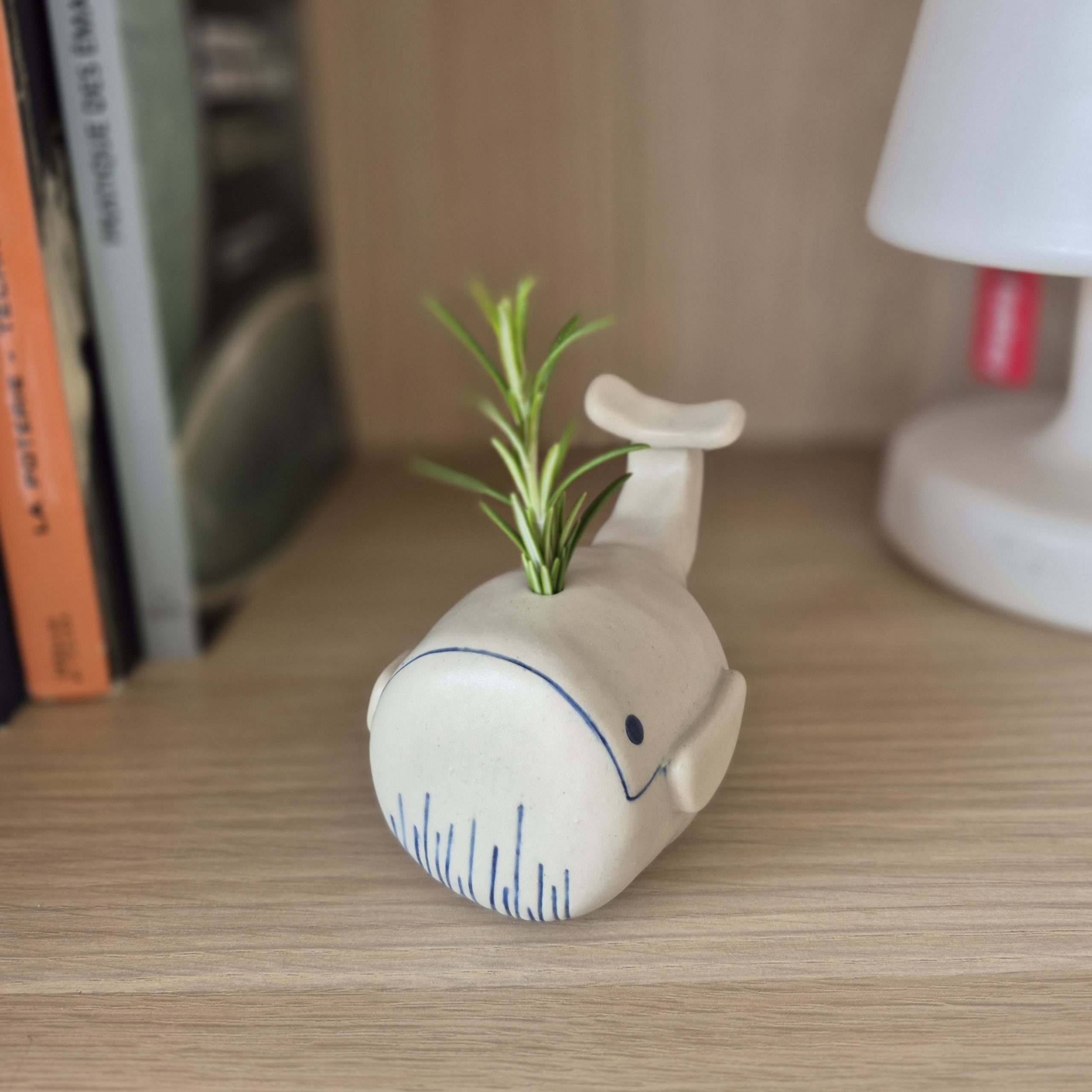 Baleine décorative en céramique artisanale